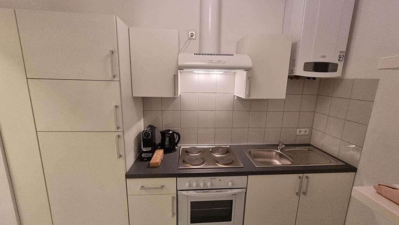 Sunny Apartment Next To Metro 1Br Wien Eksteriør billede